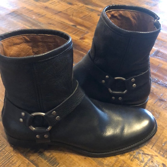 Frye Shoes - Frye Leather boots
